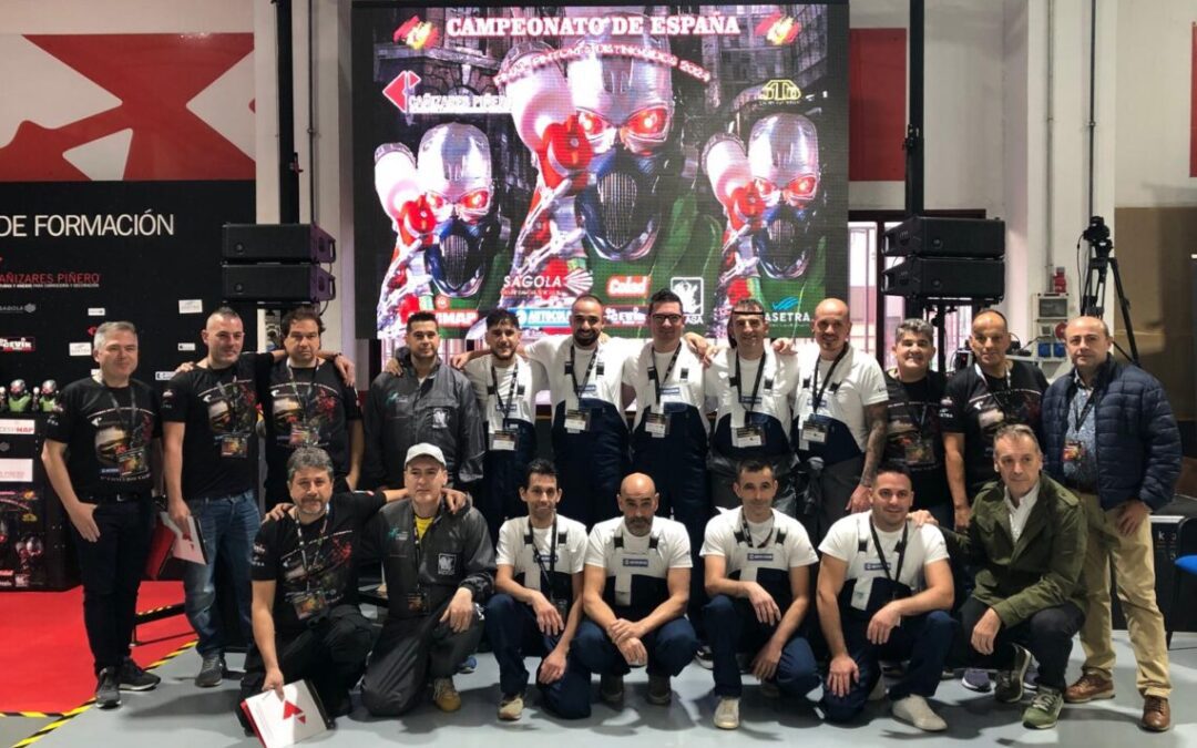 Jordi Palacios, ganador del VI Concurso de Pintores Distinguidos de Automoción promovido por Cañizares Piñero y NEXA AUTOCOLOR